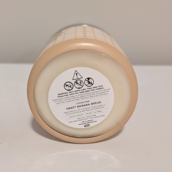 Goose Creek Banana Bread 7 oz Candle - Picture 2 of 3